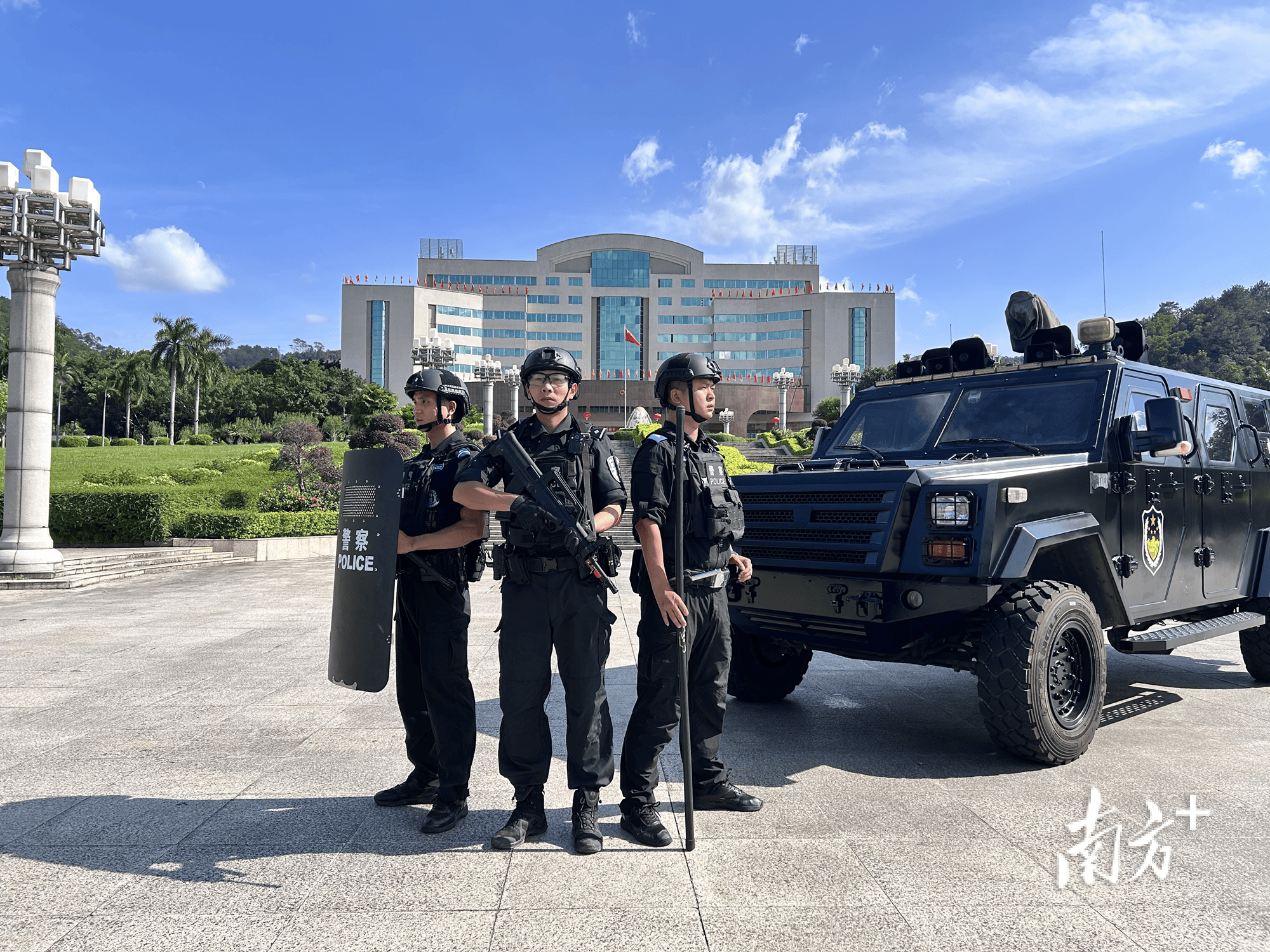 荷甲倒计时,多特蒙德今夜内部沟通,细节引发关注,赛场秩序良好,球探报告显示潜力的简单介绍 荷甲倒计时,多特蒙德今夜内部沟通,细节引发关注,赛场秩序良好,球探报告显示潜力的简单介绍