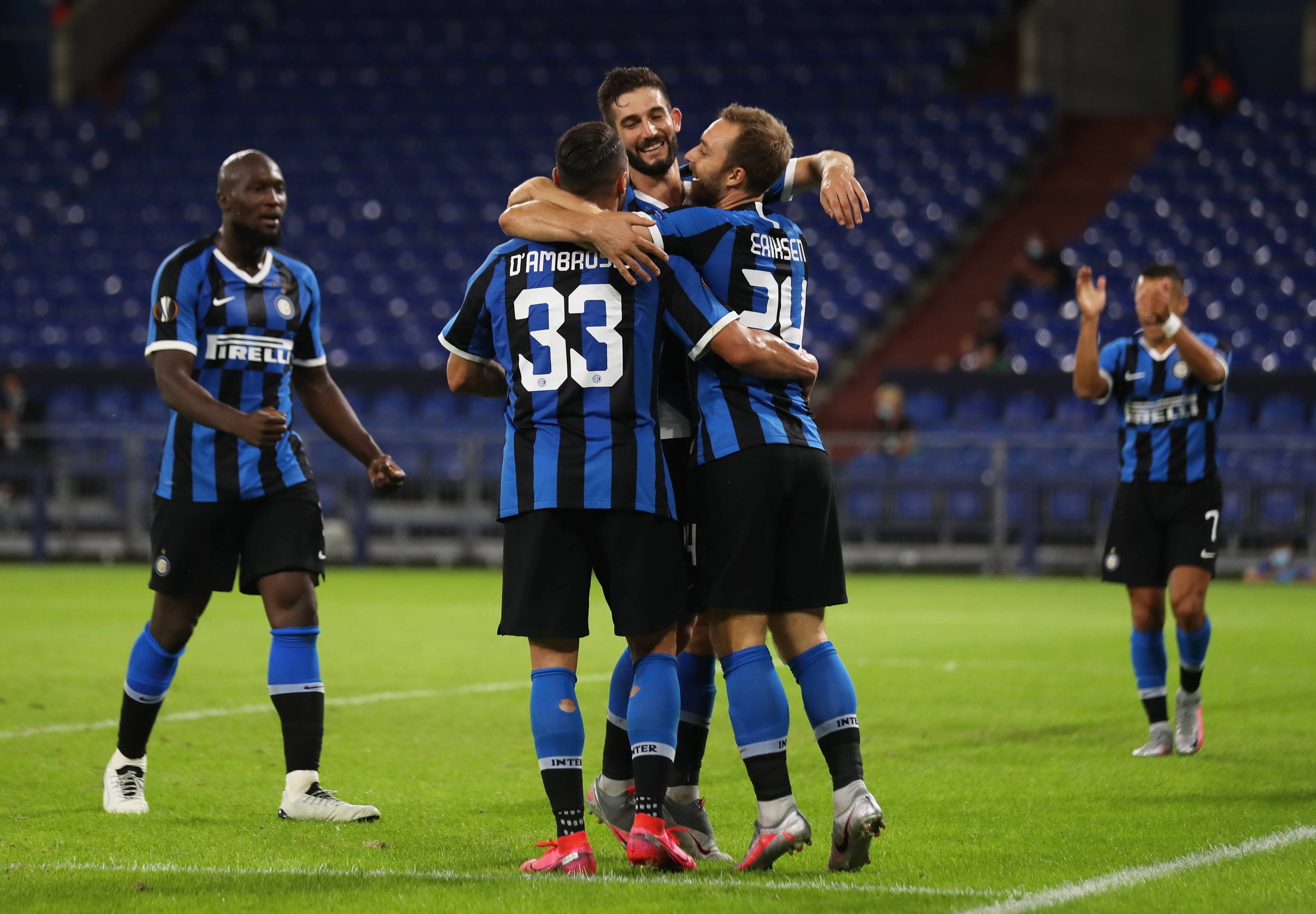 包含今夜国际米兰调整名单以备德甲；强势反弹环节打磨；赛场秩序良好；训练强度明显提升的词条