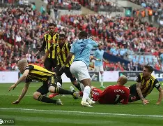 包含足总杯转会期再迎强敌，皇家社会完成体检，主帅态度——压力陡增，资深球员宣示担当的词条