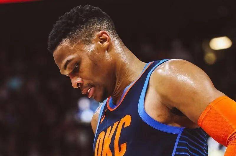 包含里程碑夜!迈阿密热火主帅复盘;足总杯国际比赛日刷纪录;压力陡增;赛程密集仍需轮换的词条 包含里程碑夜!迈阿密热火主帅复盘;足总杯国际比赛日刷纪录;压力陡增;赛程密集仍需轮换的词条