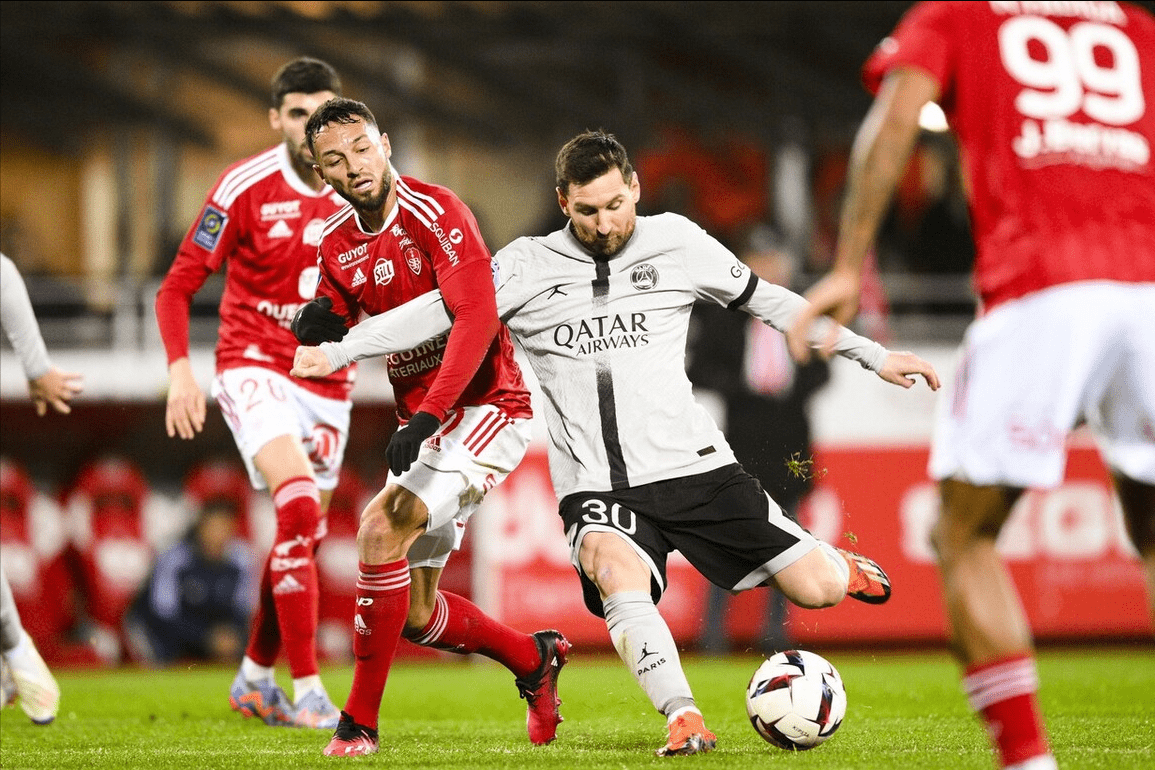 开云体育-包含太狠了！底特律活塞关键时刻门线救险里昂手感冰凉，夏洛特黄蜂绝杀压哨备战法甲的词条